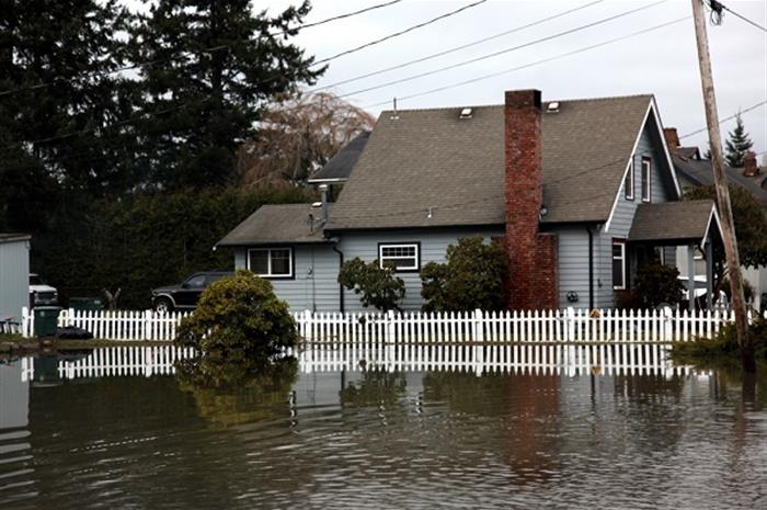 3 tips agents can offer clients to protect their property from flooding