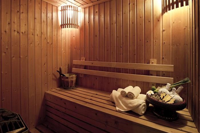does a sauna and float therapy studio need professional liability coverage?  